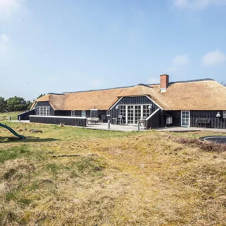 Luxury Retreat With Pool 펜션 Fanø